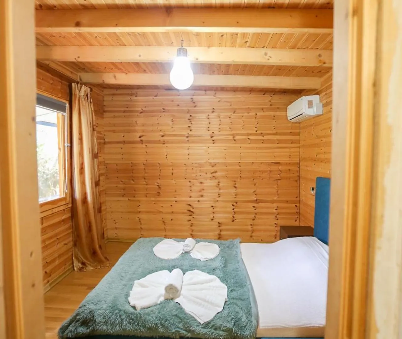 Motel Holiwood Himarë 0*,