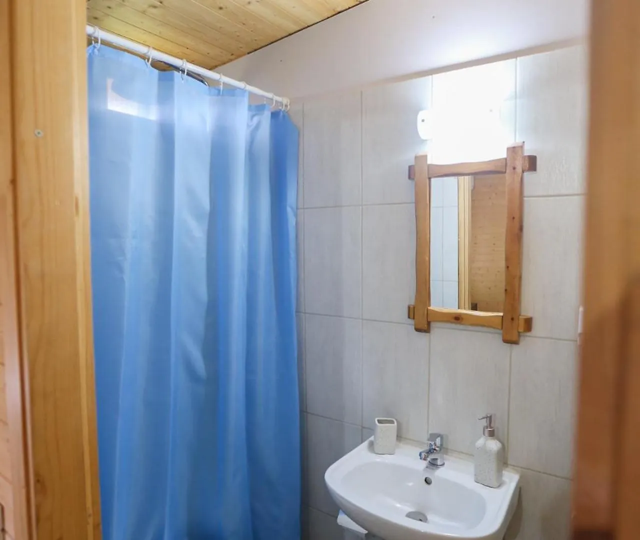 Holiwood Motel Himare